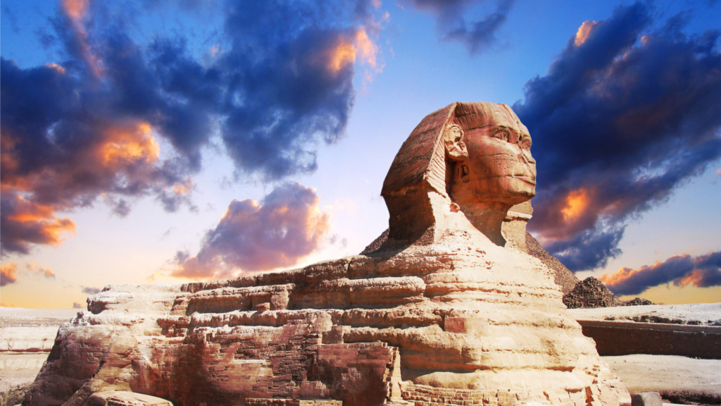 Sphinx et Pyramide